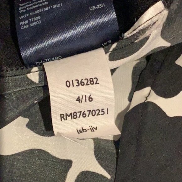 Tommy Hilfiger black/white floral chiffon V-neck sweater size Small - Picture 12 of 13